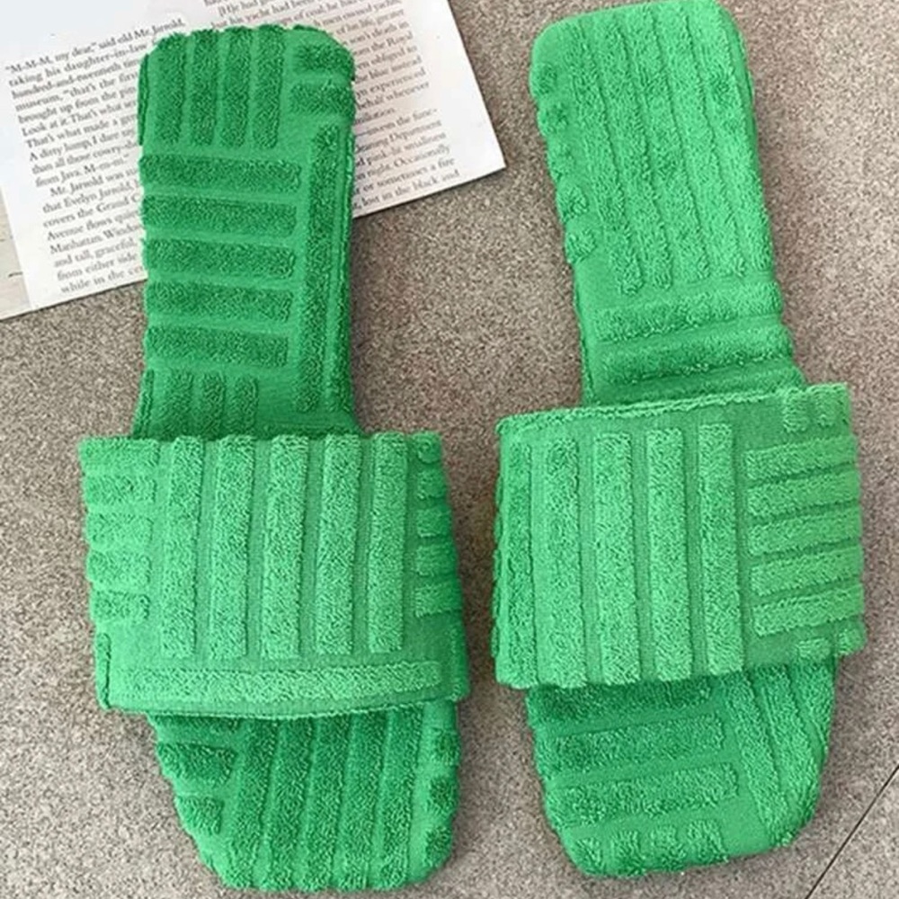 New Green flat sandals size 9.5